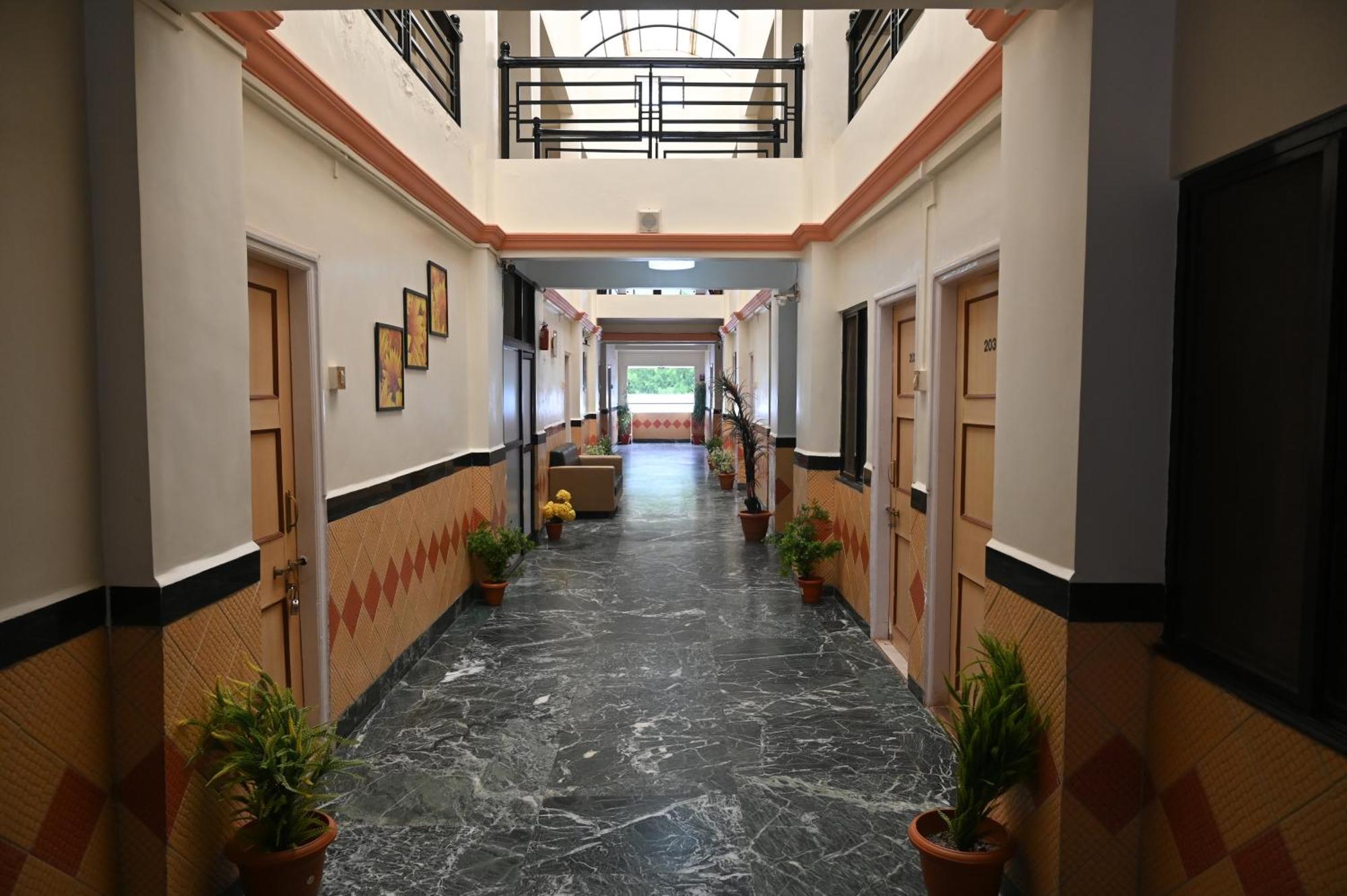 Hotel Sai Yatri Trimbak Exterior photo