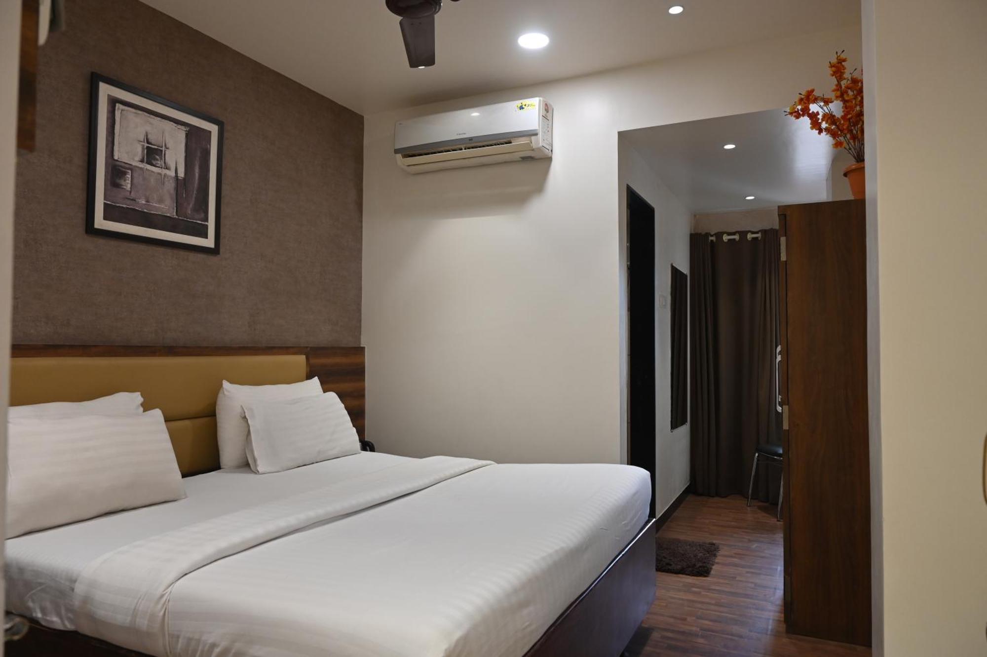 Hotel Sai Yatri Trimbak Exterior photo