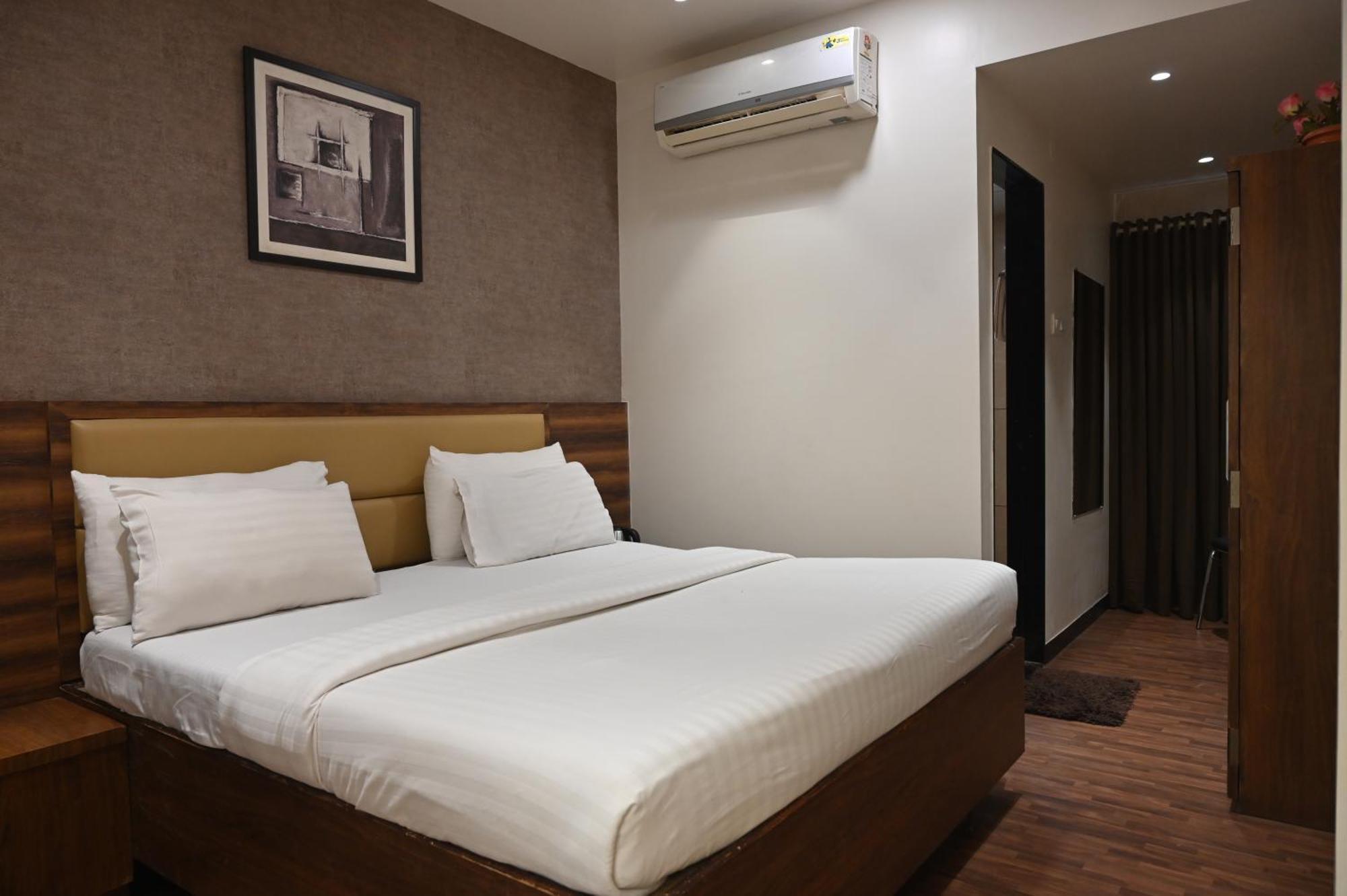 Hotel Sai Yatri Trimbak Exterior photo