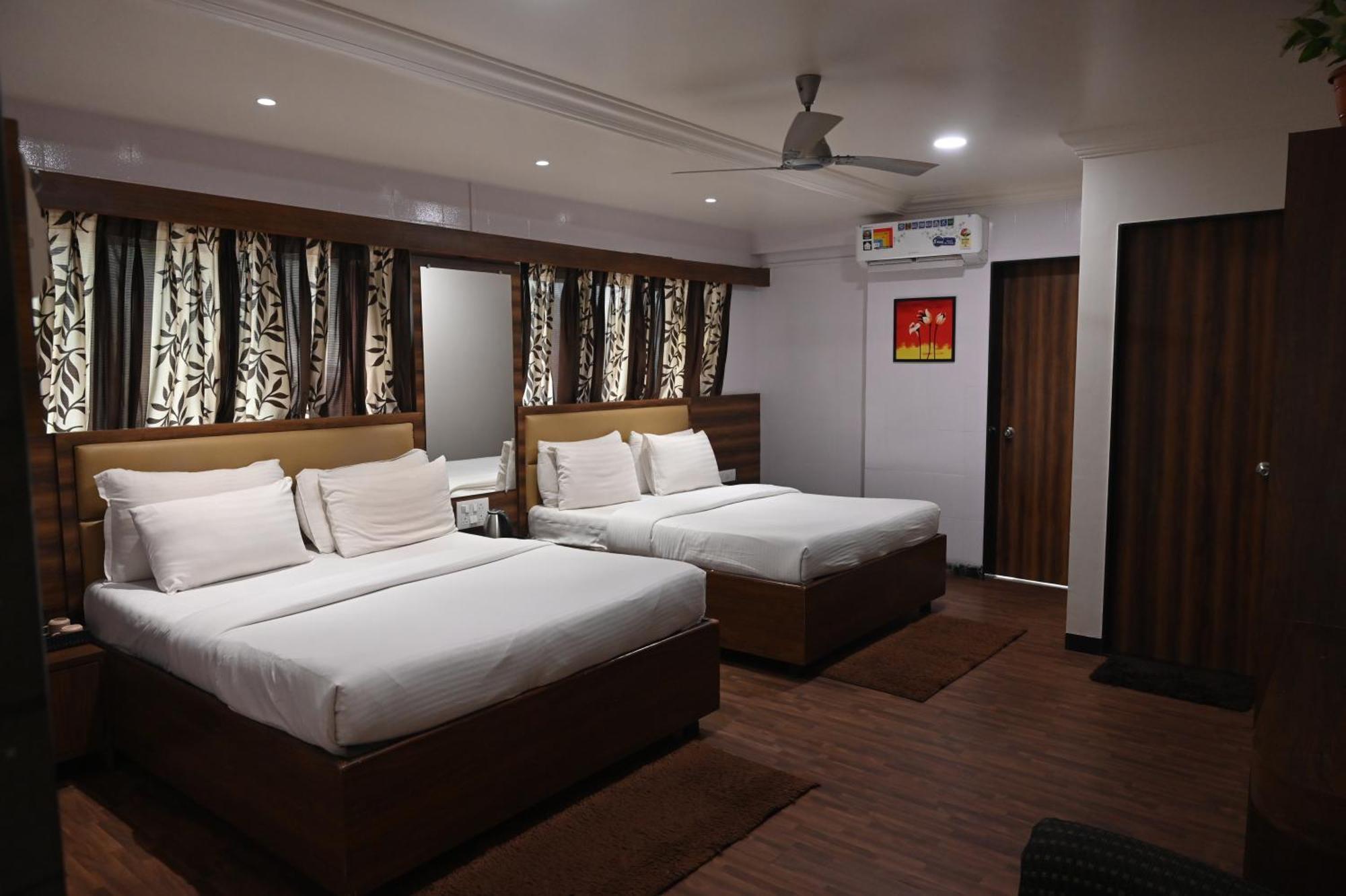Hotel Sai Yatri Trimbak Exterior photo