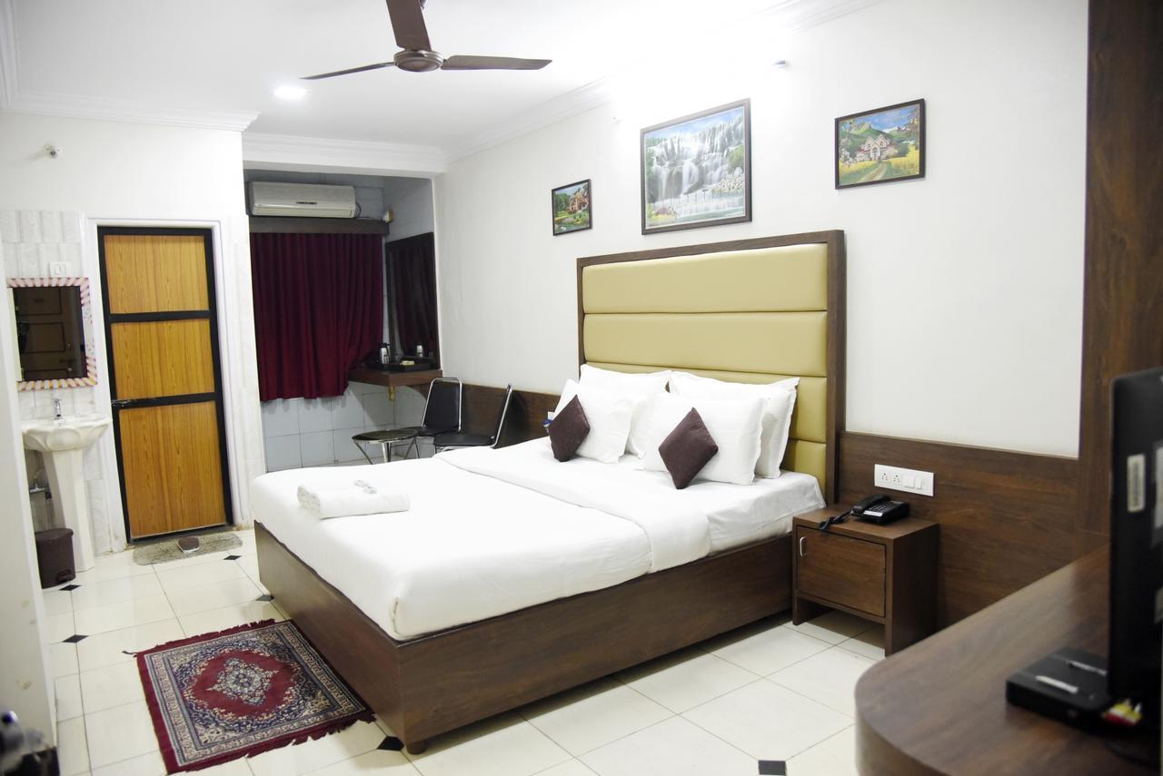 Hotel Sai Yatri Trimbak Exterior photo